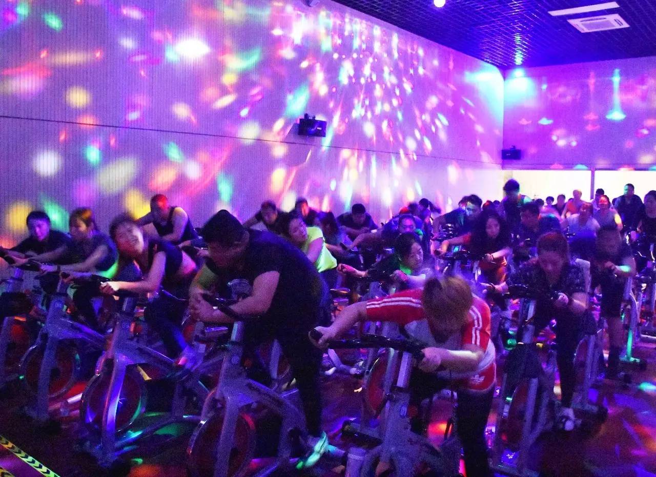 律动光年 致家驹，一场动感单车上的音乐骑行派对